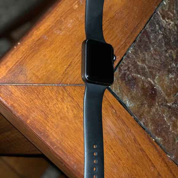 Apple Watch Series 3 cellular 42mm - Picture 2 of 5